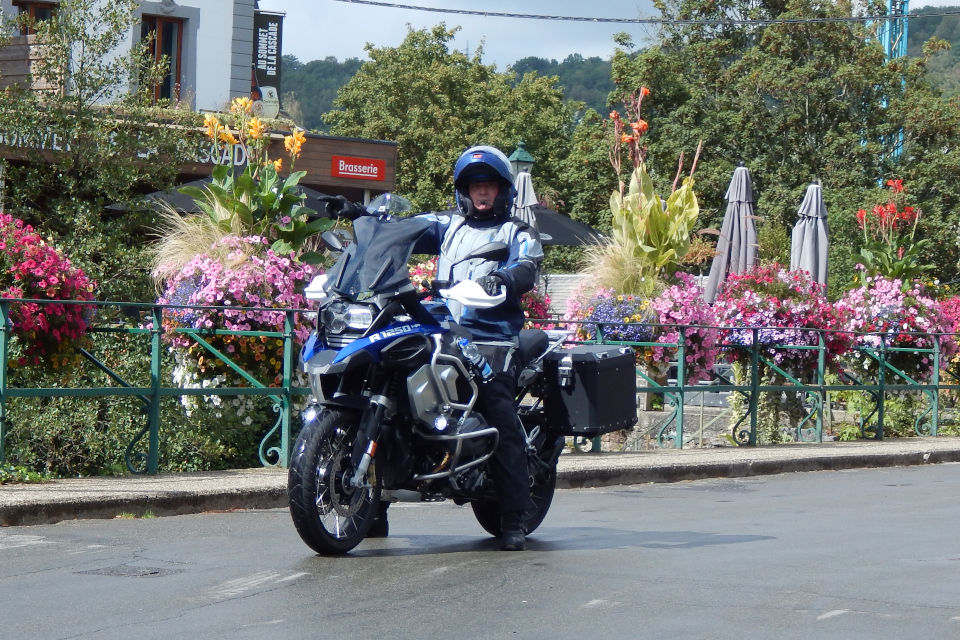 Motorrijbewijspoint Gelderland examengarantie AVB en AVD